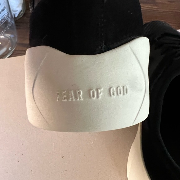 NIB Essentials Fear of God Sneaker - Picture 10 of 11